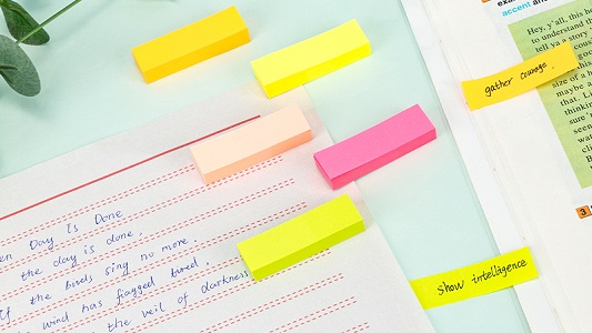 كيف تختار ملاحظات لاصقة مناسبة لفهرس ؟