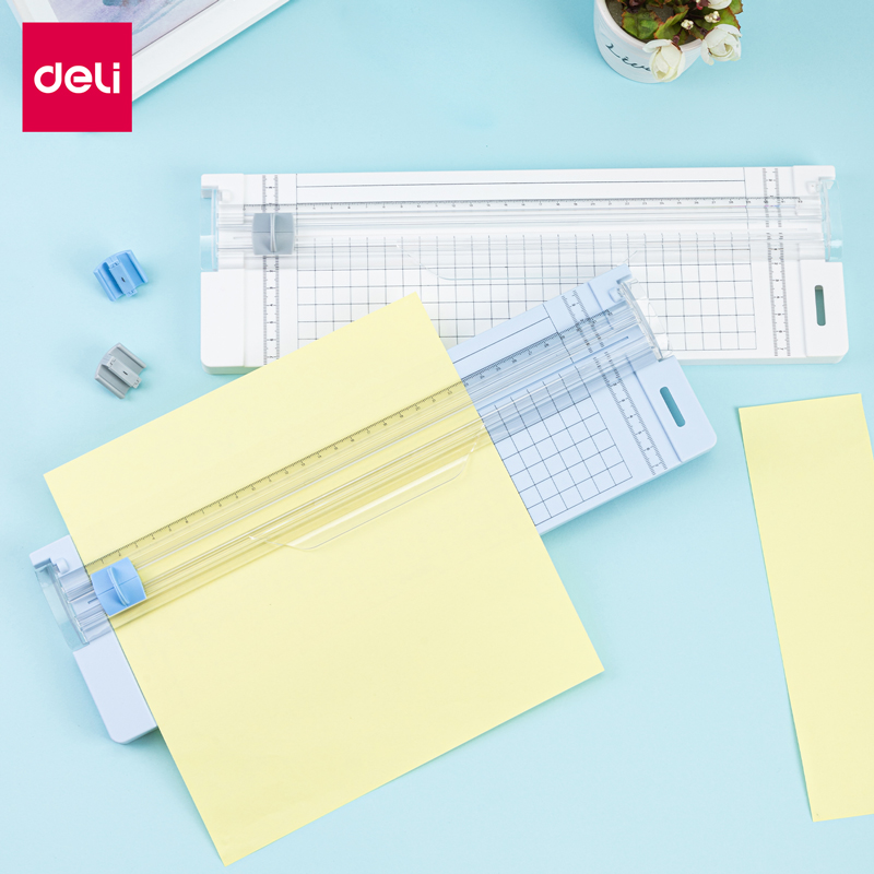 آلة تشذيب الورق