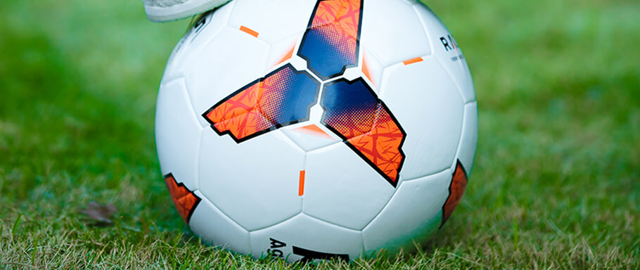 منصات البيسبول انزلاق الركبة