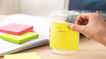 تصنيف وتطبيق ملصقات لاصقة