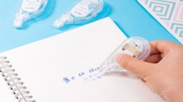 شريط تصحيح مقابل سائل تصحيح