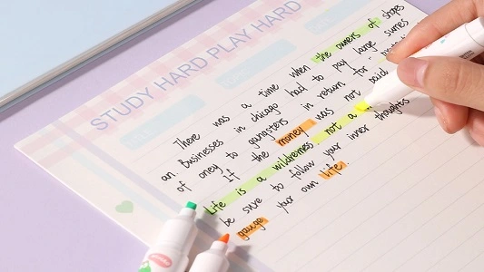 مقدمة لحبر أقلام Fluro والاستخدام الآمن لأقلام Fluro