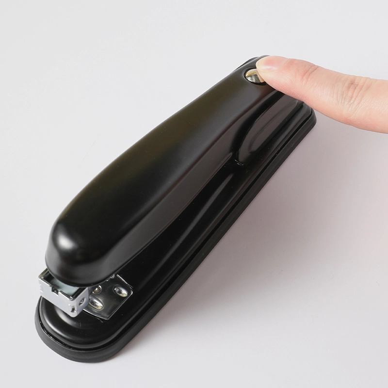 deli-e0324-stapler-5