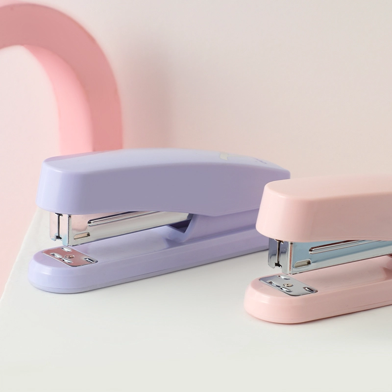 deli-e0402f-stapler2-5